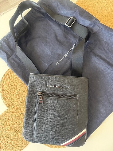 Tommy Hilfiger Orjinal Tommy Hilfiger deri çanta siyah