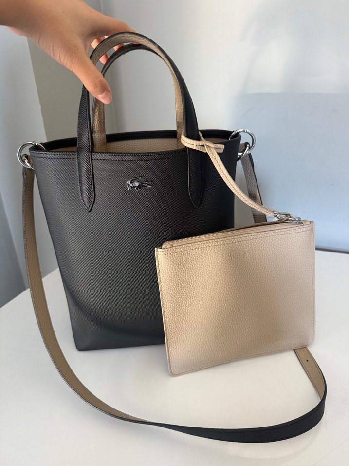 Orjinal Lacoste deri çift taraflı çanta siyah bej - Görsel 3