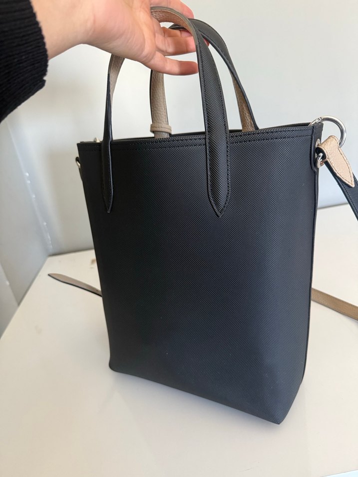 Orjinal Lacoste deri çift taraflı çanta siyah bej - Görsel 5