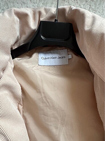 l Beden ten rengi Renk Calvin klein mont