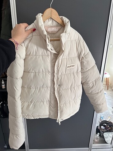 m Beden Guess mont