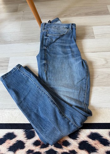 31 Beden mavi Renk Guess jean