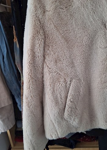s Beden ten rengi Renk STRADIVARIUS Bej Midi Boy Kadın Peluş Ceket