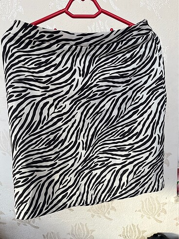 Zebra desenli etek