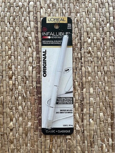 L?Oreal Paris Infallible 551 Beyaz Mekanik Eyeliner