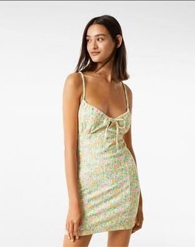 s Beden Bershka çiçek desenli elbise