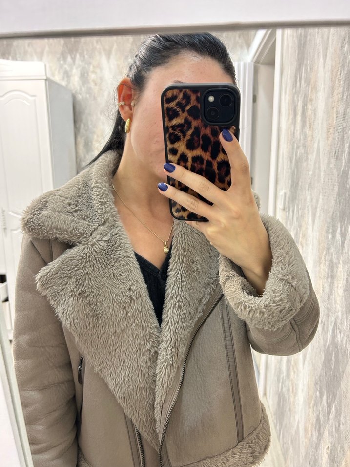 Kürk Detaylı Gri Süet Kadın Kışlık Mont - Görsel 2