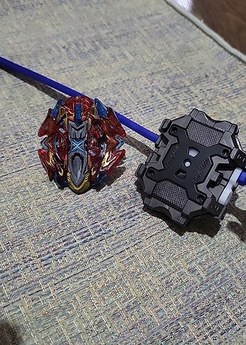 Beyblade Burst Buster Xcalibur ve Lr Şeritli Atıcı