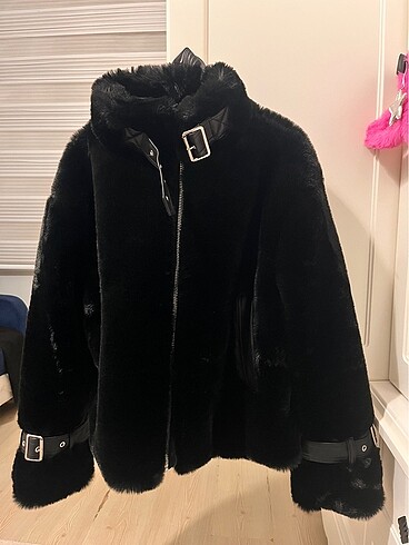BERSHKA SİYAH KÜRK/ MONT/ CEKET