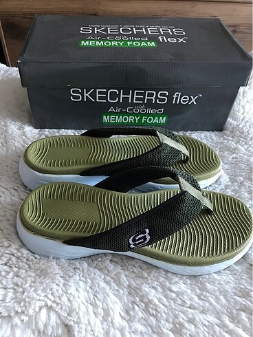 Skechers marka parmak arası spor terlik