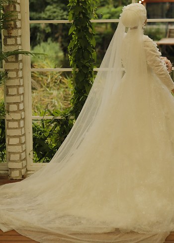 Uzun Kollu Yüksek Yaka Üç Boyutlu Çiçekli Prenses Gelinlik - Görsel 12