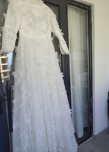 Uzun Kollu Yüksek Yaka Üç Boyutlu Çiçekli Prenses Gelinlik - Görsel 5