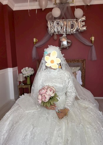 Uzun Kollu Yüksek Yaka Üç Boyutlu Çiçekli Prenses Gelinlik - Görsel 6