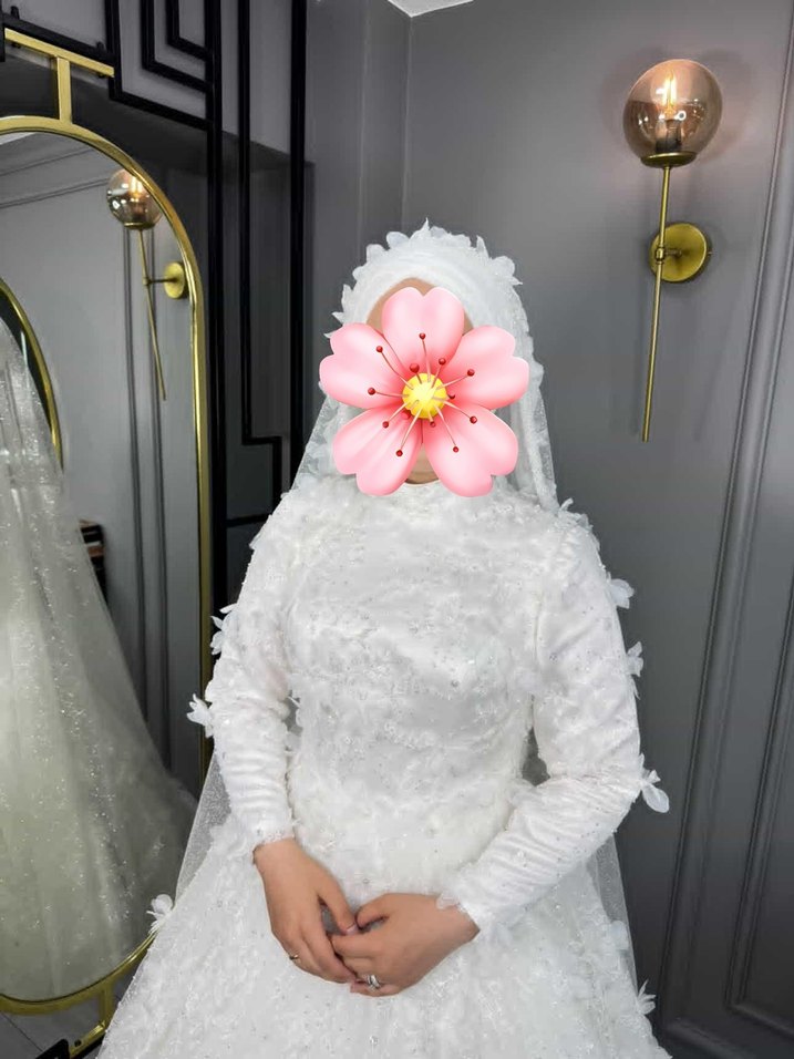 Uzun Kollu Yüksek Yaka Üç Boyutlu Çiçekli Prenses Gelinlik - Görsel 4