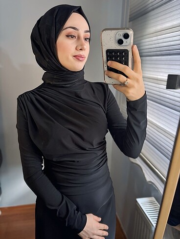 Siyah büzgülü bluz