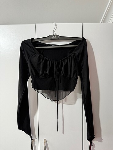 Siyah Crop
