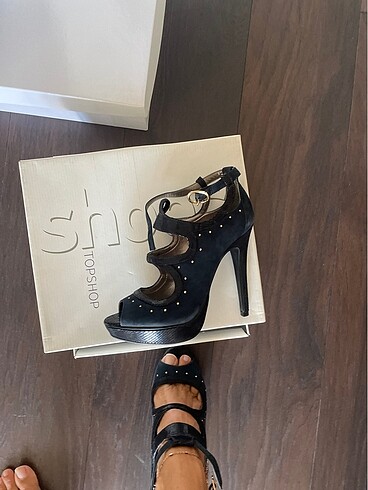 İngiliz markası topshop tarzıyla ?