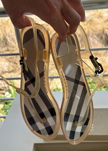 Beden Renk Burberry Sanat Kitabı Özel Kutuda