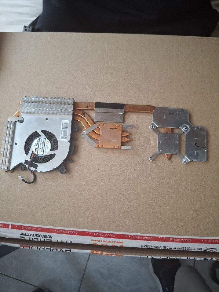 MSİ thin GF63 modelden çıkartılmış soğutma bloğu - Görsel 3