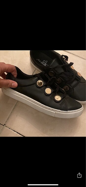 Siyah sneckars spor ayakkabı