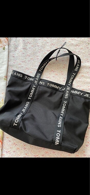  Beden siyah Renk Tommy çanta orijinal
