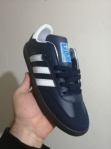 37 Beden Adidas spor ayakkabısı