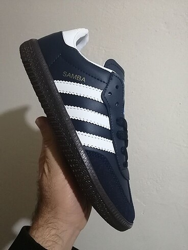 37 Beden lacivert Renk Adidas spor ayakkabısı