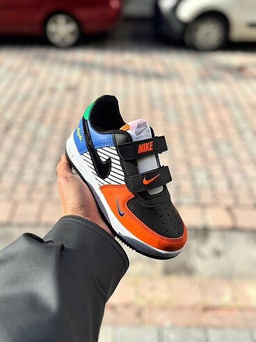Nike ışıklı çocuk spor ayakkabısı