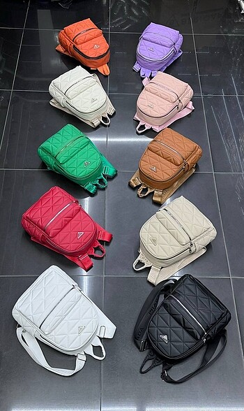 Prada sırt çantası