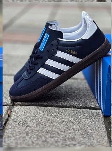 Adidas spor ayakkabısı