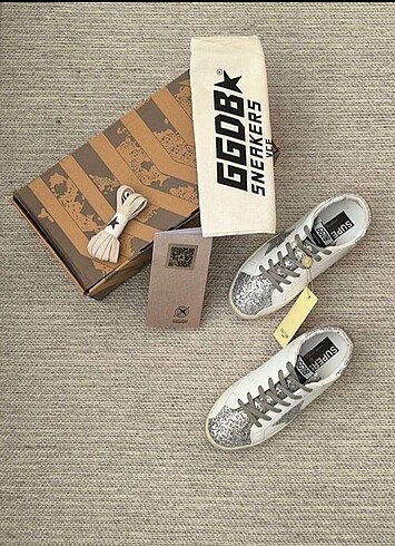 Golden Goose Deluxe Golden goose deluxe spor ayakkabısı
