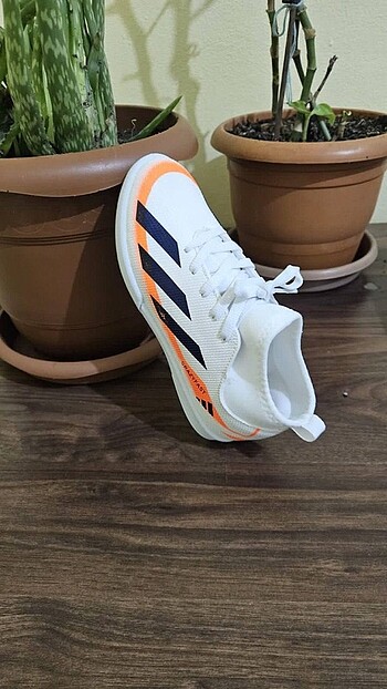 31 Beden Adidas halı saha çocuk ayakkabısı