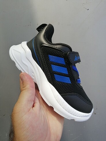 34 Beden siyah Renk Adidas çocuk spor ayakkabısı