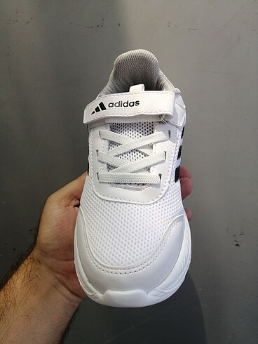 30 Beden beyaz Renk Adidas çocuk spor ayakkabısı