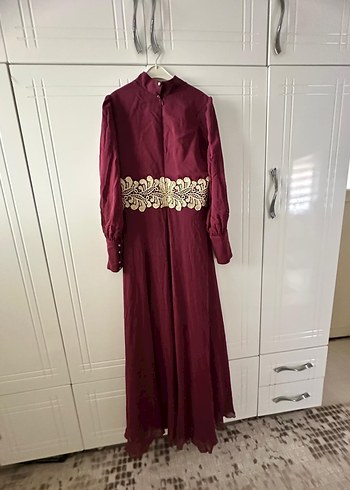 Diğer Bordo İşlemeli Uzun Kollu Abiye Elbise