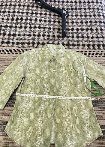 Düğmeli Yılan Desenli Keten Kadın Gömlek - Görsel 4