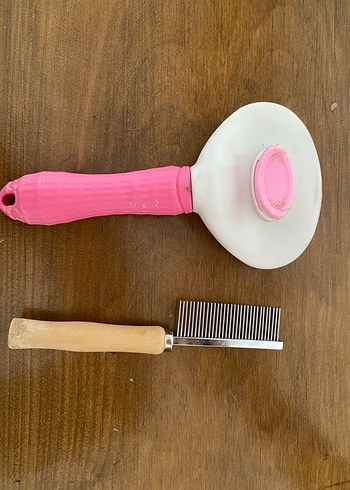 Pembe Kedi Tüy Bakım Fırçası ve Tarağı - Görsel 2
