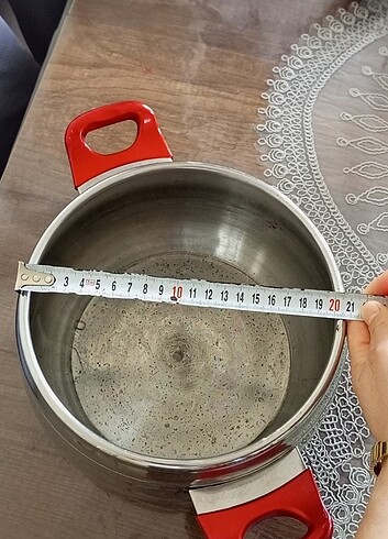 Hem tencere hem düdüklü olarak kullanılabilir