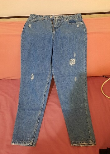 mavi yırtık mom jeans