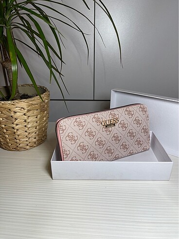 Pembe Kadın Guess Cüzdan