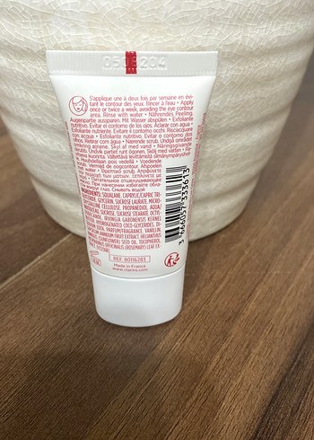 Clarins Comfort Scrub Besleyici Yağ Peelingi 15 ml - Görsel 2