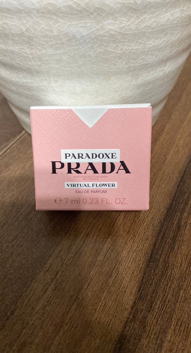 Prada Paradoxe Virtual Flower Kadın Parfümü 7 ml - Görsel 2