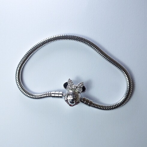 Beden Pandora Minnie mouse