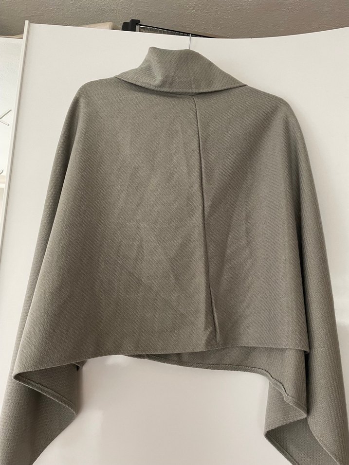 Gri Düğmeli Kadın Panço - Görsel 2