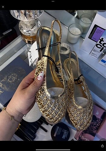 Zara gold babet