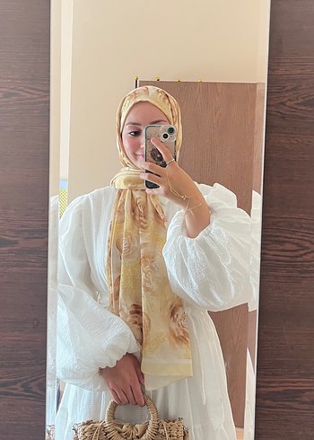 Meri store beyaz balon kol elbise