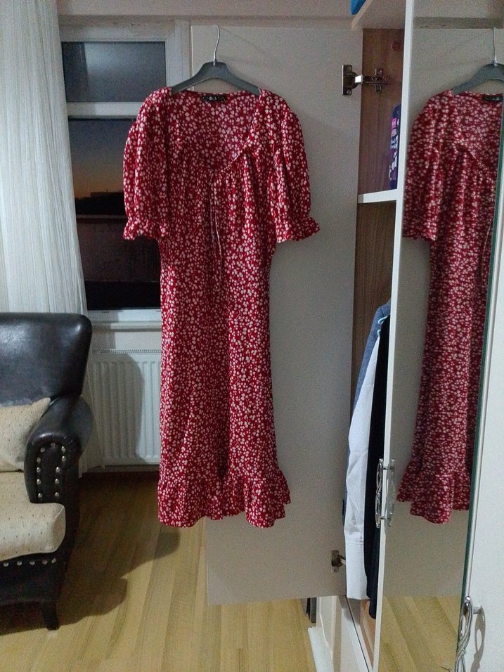 Kırmızı V Yaka Düğmeli Günlük Elbise - Görsel 2