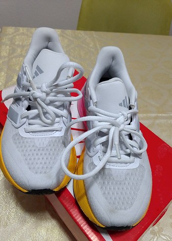 37 Beden Beyaz Gri Bağcıklı Spor Kadın adidas