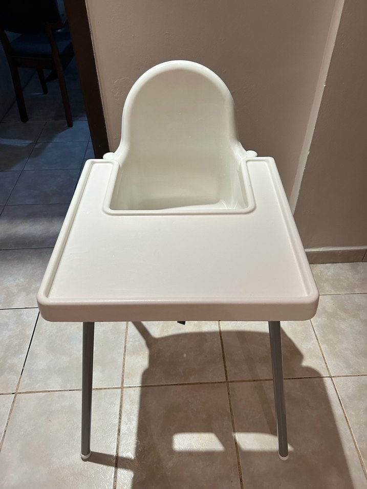 Beyaz ve Gri Yüksek Bebek mama Sandalyesi - Görsel 2