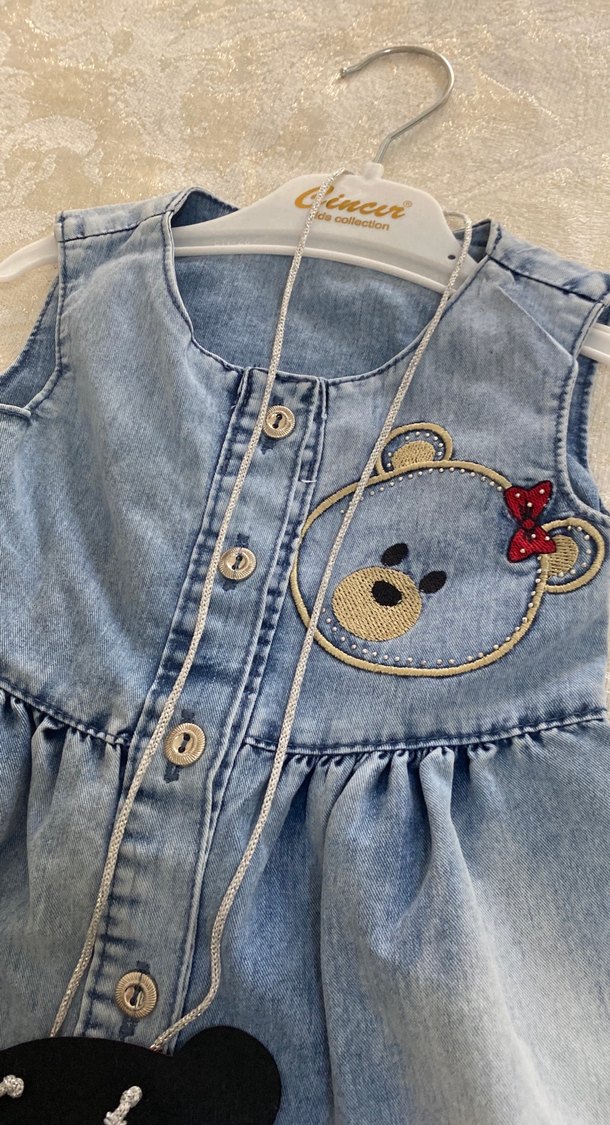 Nakışlı Düğmeli Kot Kız Çocuk Elbise - Görsel 2